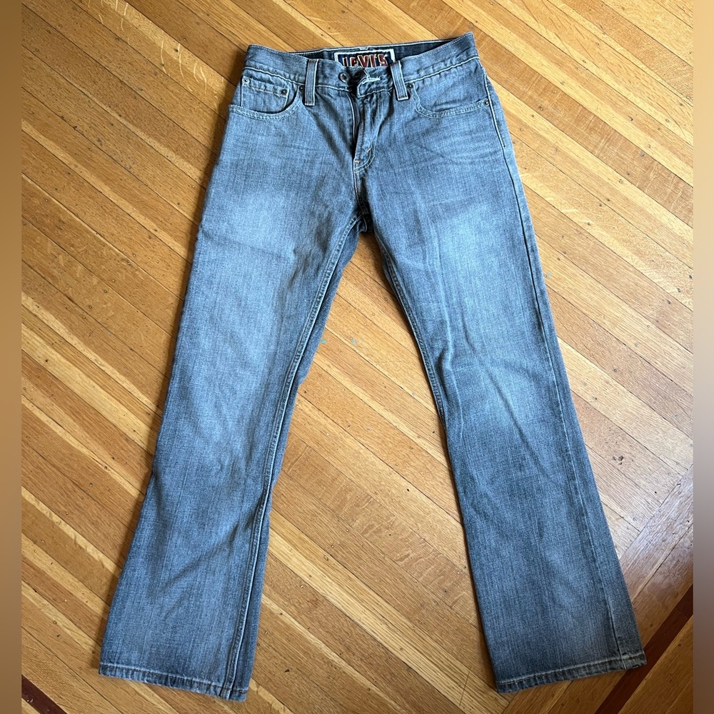 Grey low boot cut Levi’s